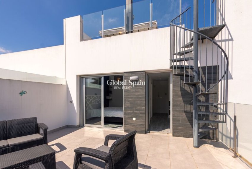 Venta - VILLA -
DAYA VIEJA - Costa Blanca