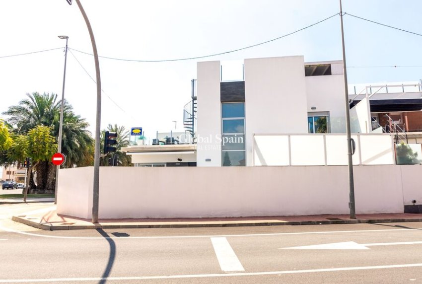 Venta - VILLA -
DAYA VIEJA - Costa Blanca