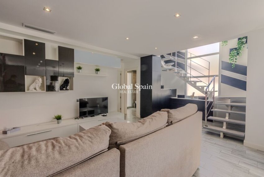 Venta - VILLA -
DAYA VIEJA - Costa Blanca