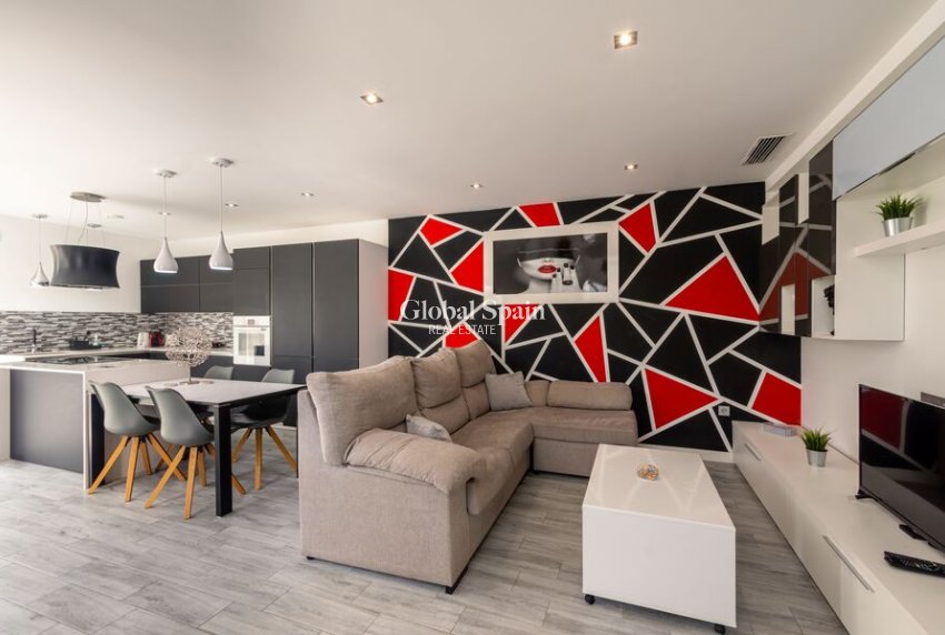 Venta - VILLA -
DAYA VIEJA - Costa Blanca