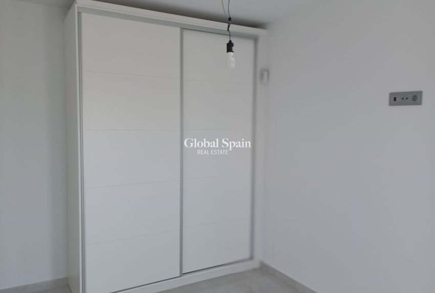 Venta - VILLA -
DAYA VIEJA - Costa Blanca