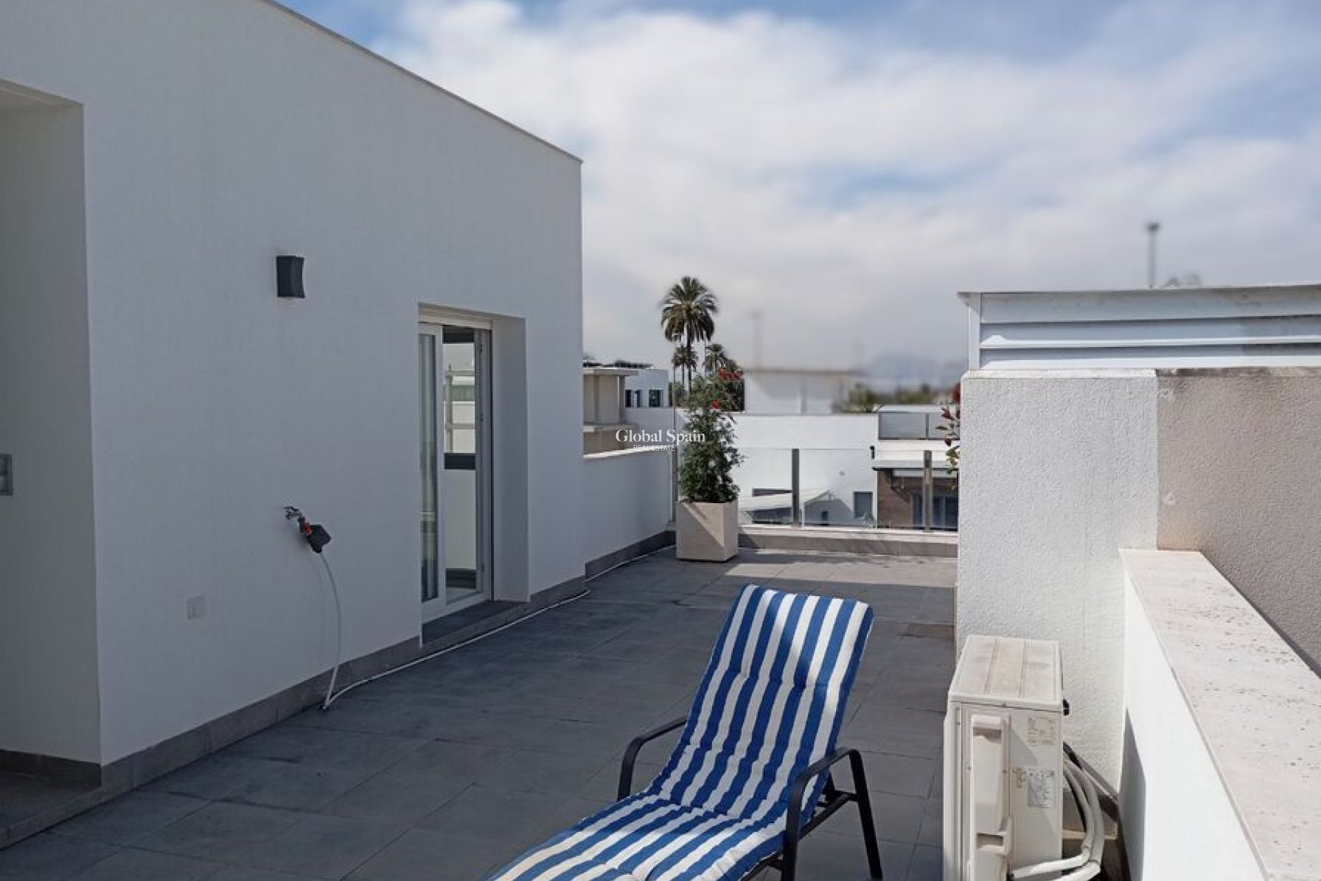 Venta - VILLA -
DAYA VIEJA - Costa Blanca