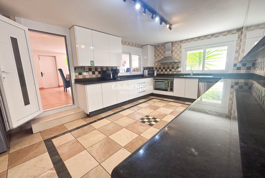 Venta - VILLA -
DEHESA DE CAMPOAMOR - Costa Blanca