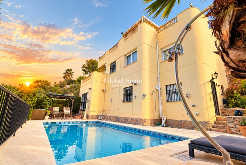 Venta - VILLA -
DEHESA DE CAMPOAMOR - Costa Blanca