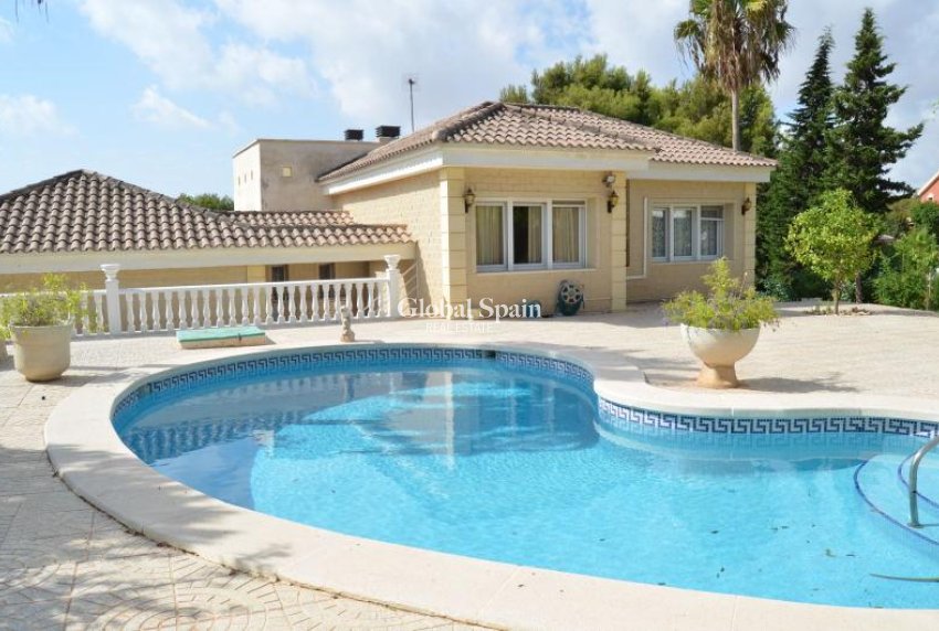 Venta - Villa -
DEHESA DE CAMPOAMOR