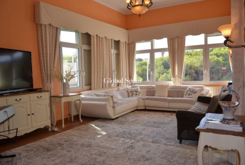 Venta - Villa -
DEHESA DE CAMPOAMOR