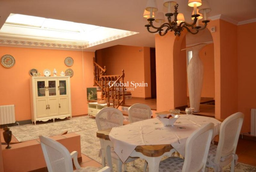 Venta - Villa -
DEHESA DE CAMPOAMOR