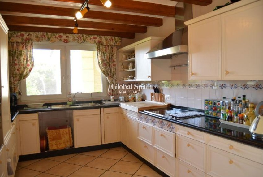 Venta - Villa -
DEHESA DE CAMPOAMOR