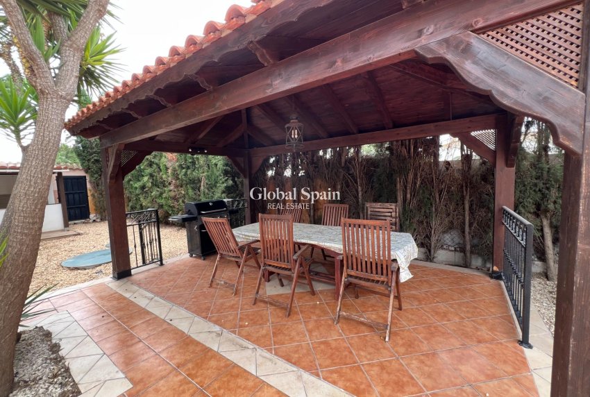 Venta - VILLA -
DOLORES - Cmno. Escorredor