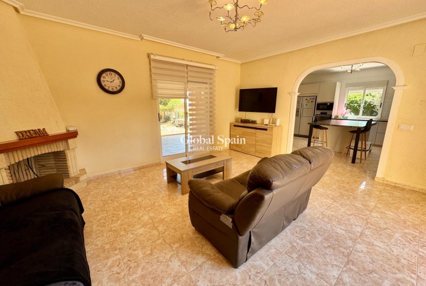 Venta - VILLA -
DOLORES - Cmno. Escorredor