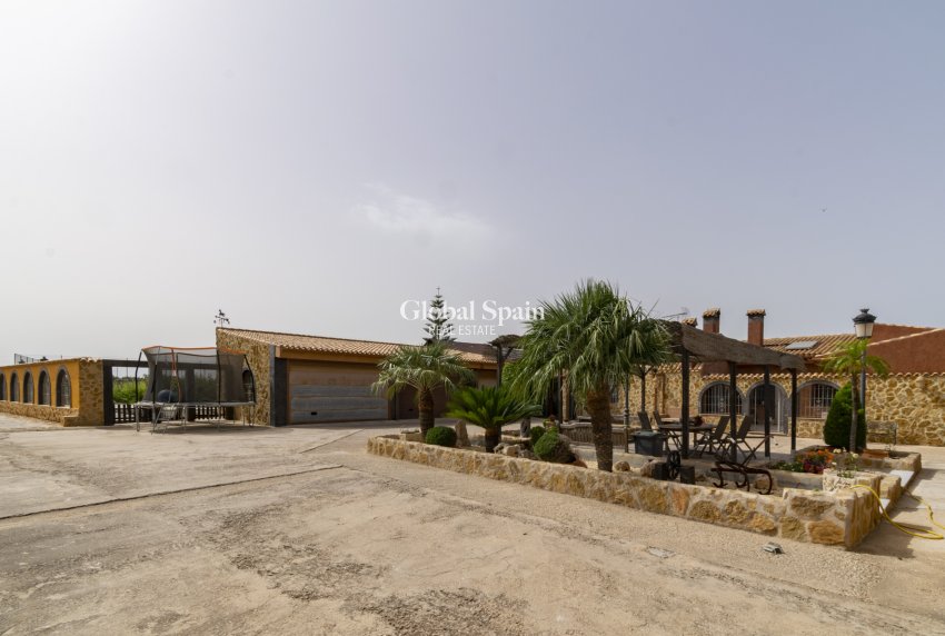 Venta - VILLA -
EL BEAL - Inland