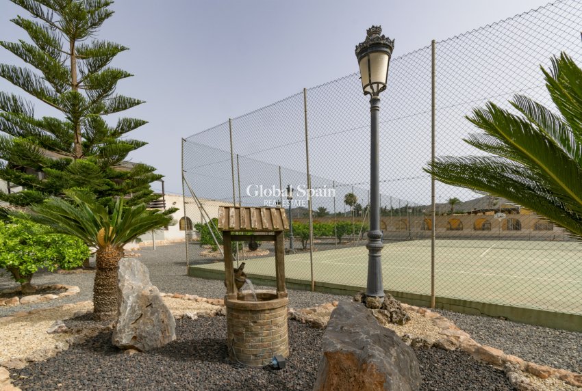 Venta - VILLA -
EL BEAL - Inland