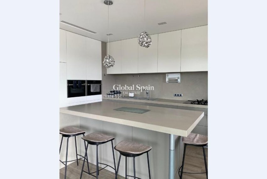 Venta - VILLA -
EL CAMPELLO - Costa Blanca