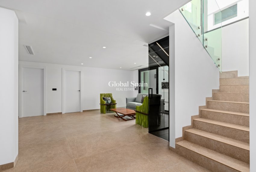 Venta - Villa -
El Campello - El Amerador