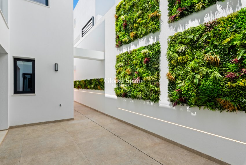 Venta - Villa -
El Campello - El Amerador