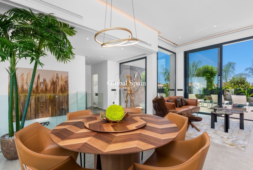 Venta - Villa -
El Campello - El Amerador