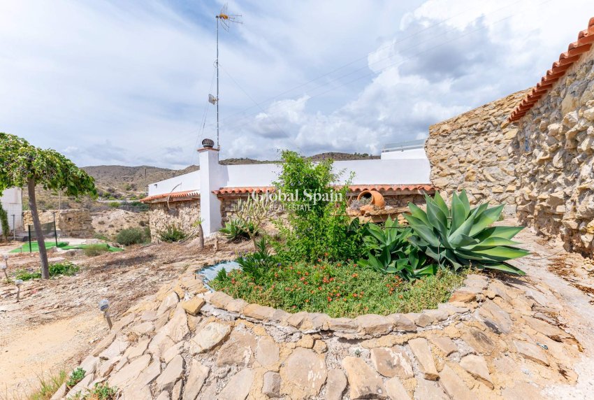 Venta - VILLA -
EL CAMPELLO - Pueblo Acantilado - Lanuza