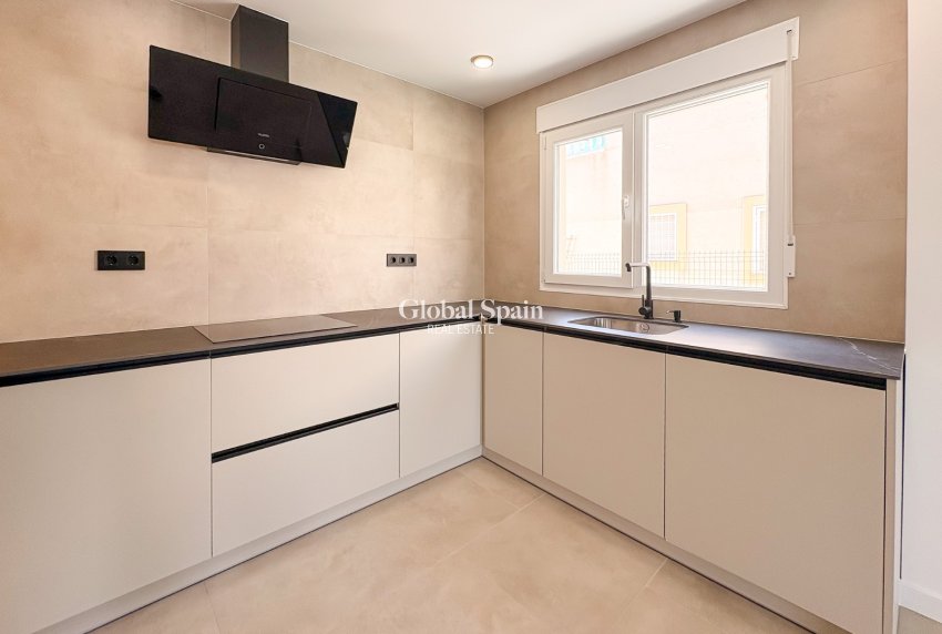 Venta - VILLA -
EL CAMPELLO - Pueblo Acantilado - Venta Lanuza