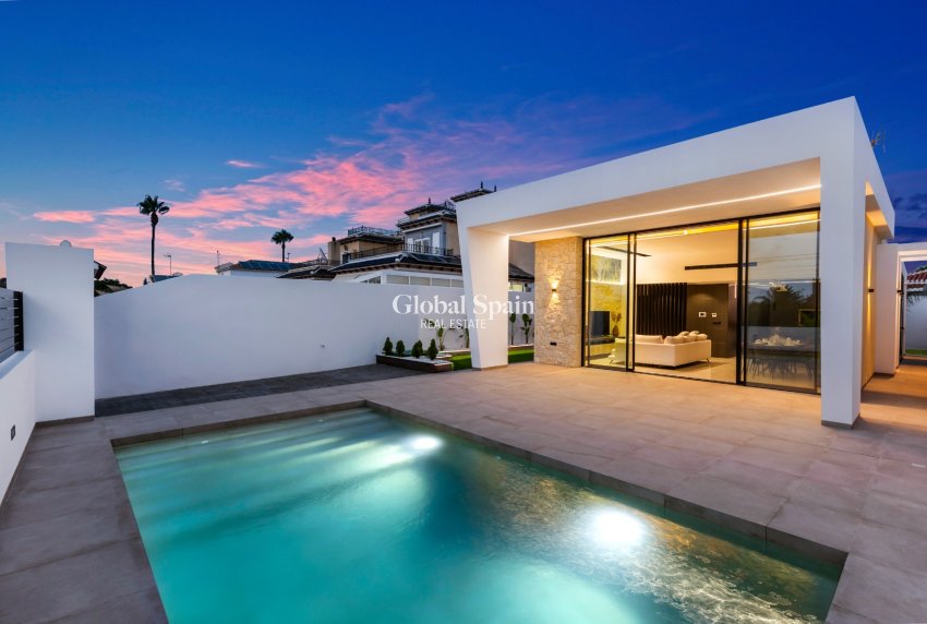Venta - VILLA -
EL CHAPARRAL - Inland