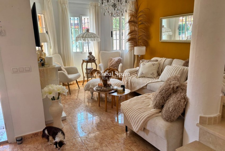 Venta - VILLA -
EL RASO - Costa Blanca