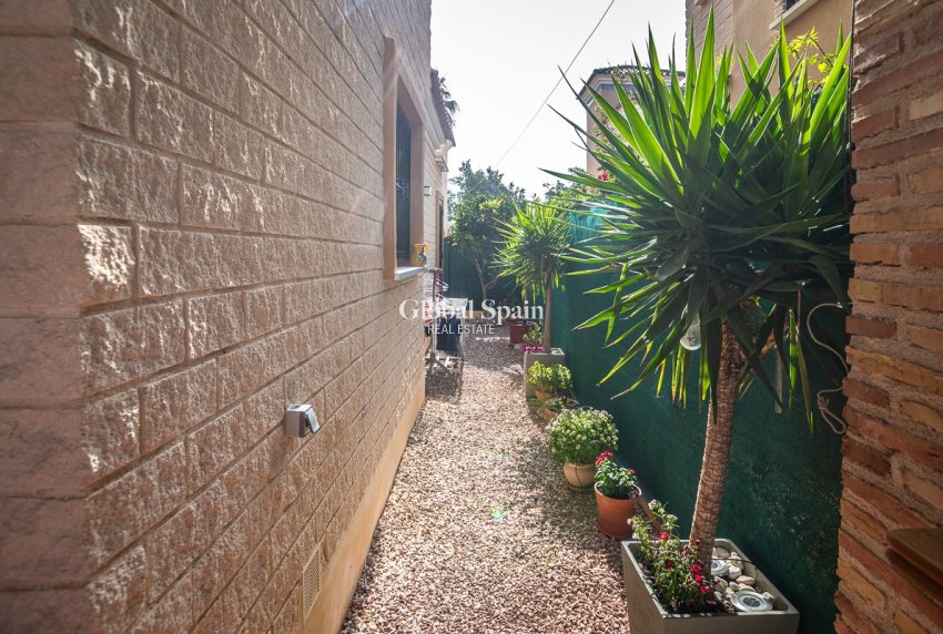 Venta - Villa -
EL RASO