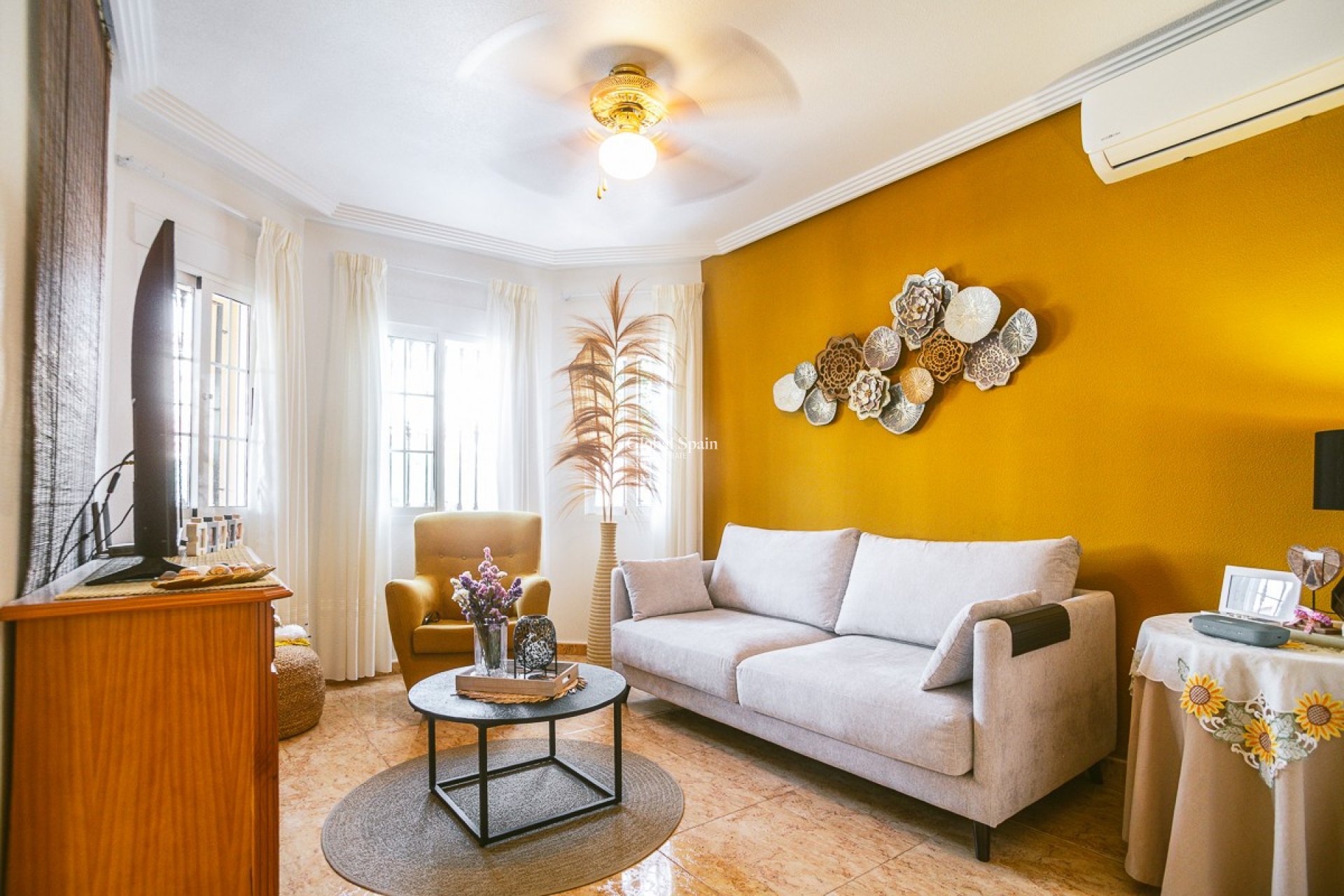 Venta - Villa -
EL RASO