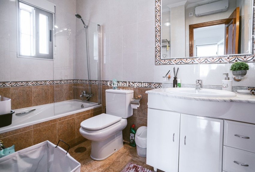 Venta - Villa -
EL RASO