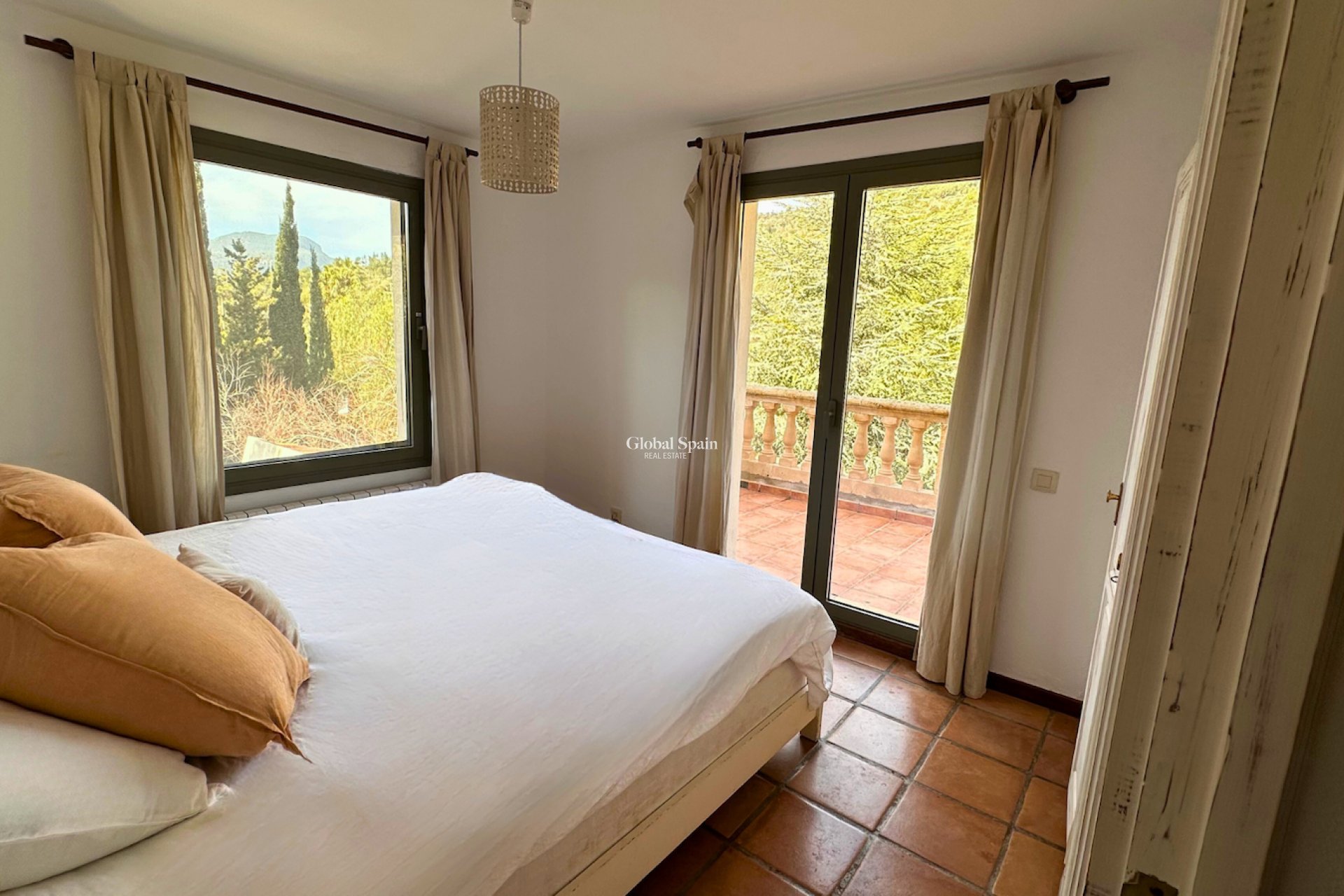 Venta - VILLA -
ESPORLES - optional location detail