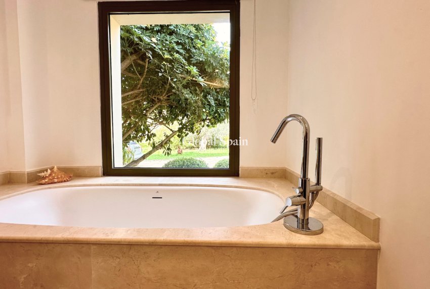 Venta - VILLA -
ESPORLES - optional location detail