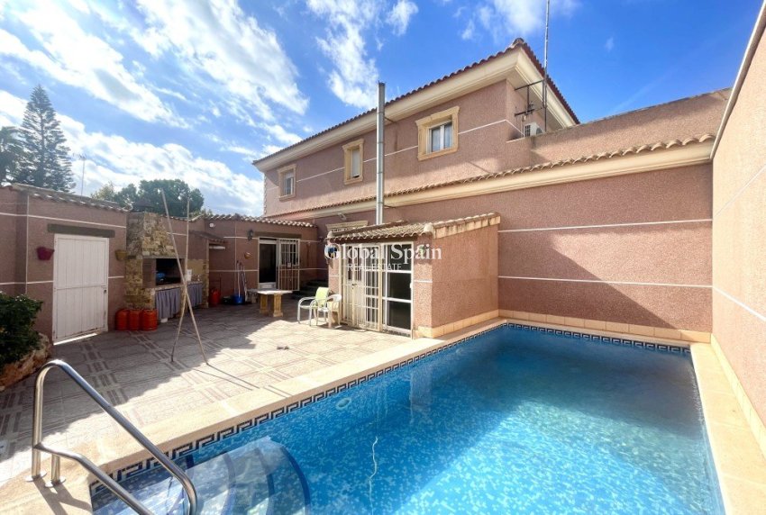 Venta - VILLA -
FORMENTERA DEL SEGURA - Costa Blanca