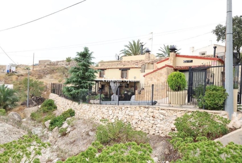 Venta - VILLA -
FORTUNA - Inland
