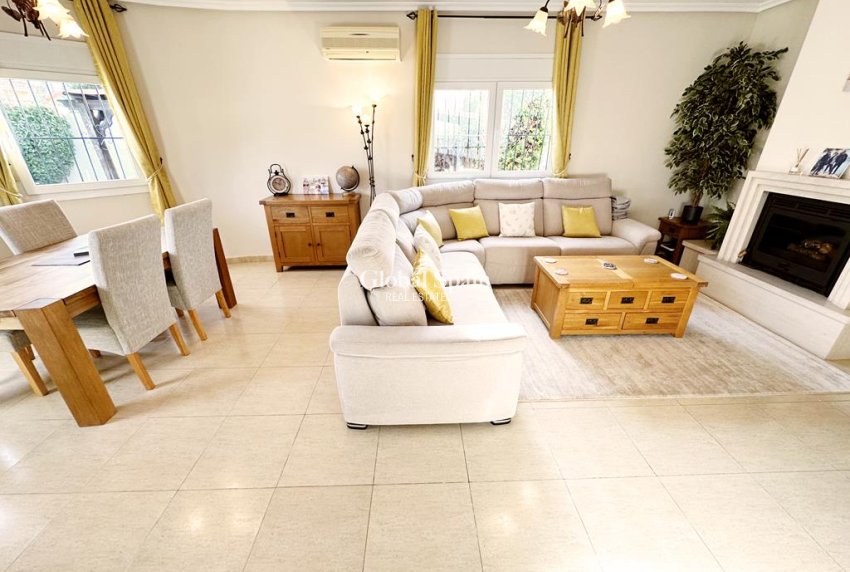 Venta - VILLA -
GEA Y TRUYOLS - Inland