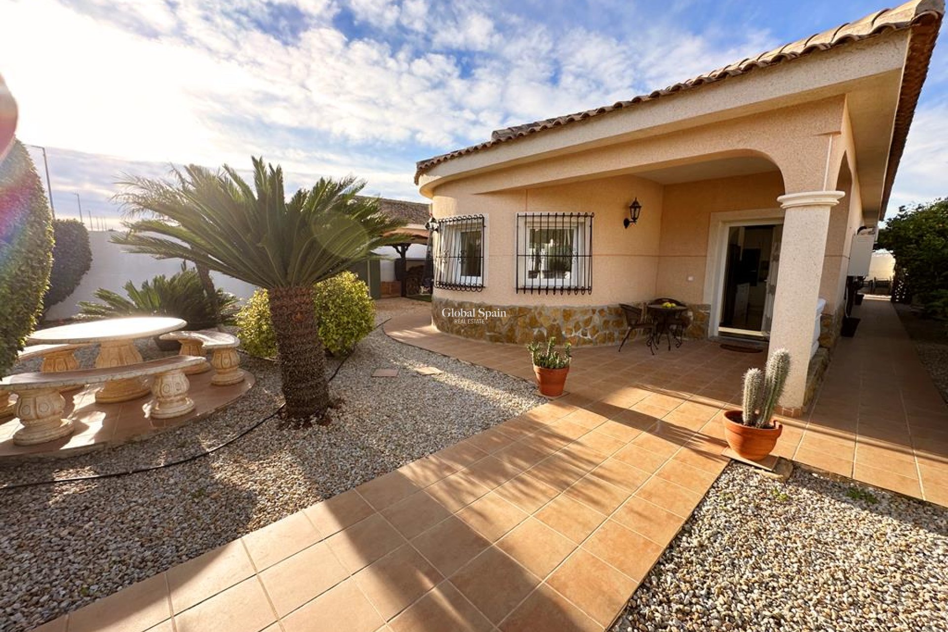 Venta - VILLA -
GEA Y TRUYOLS - Inland