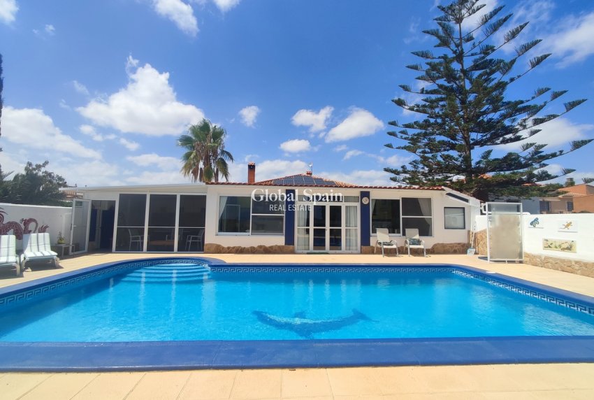 Venta - VILLA -
GEA Y TRUYOLS - Inland