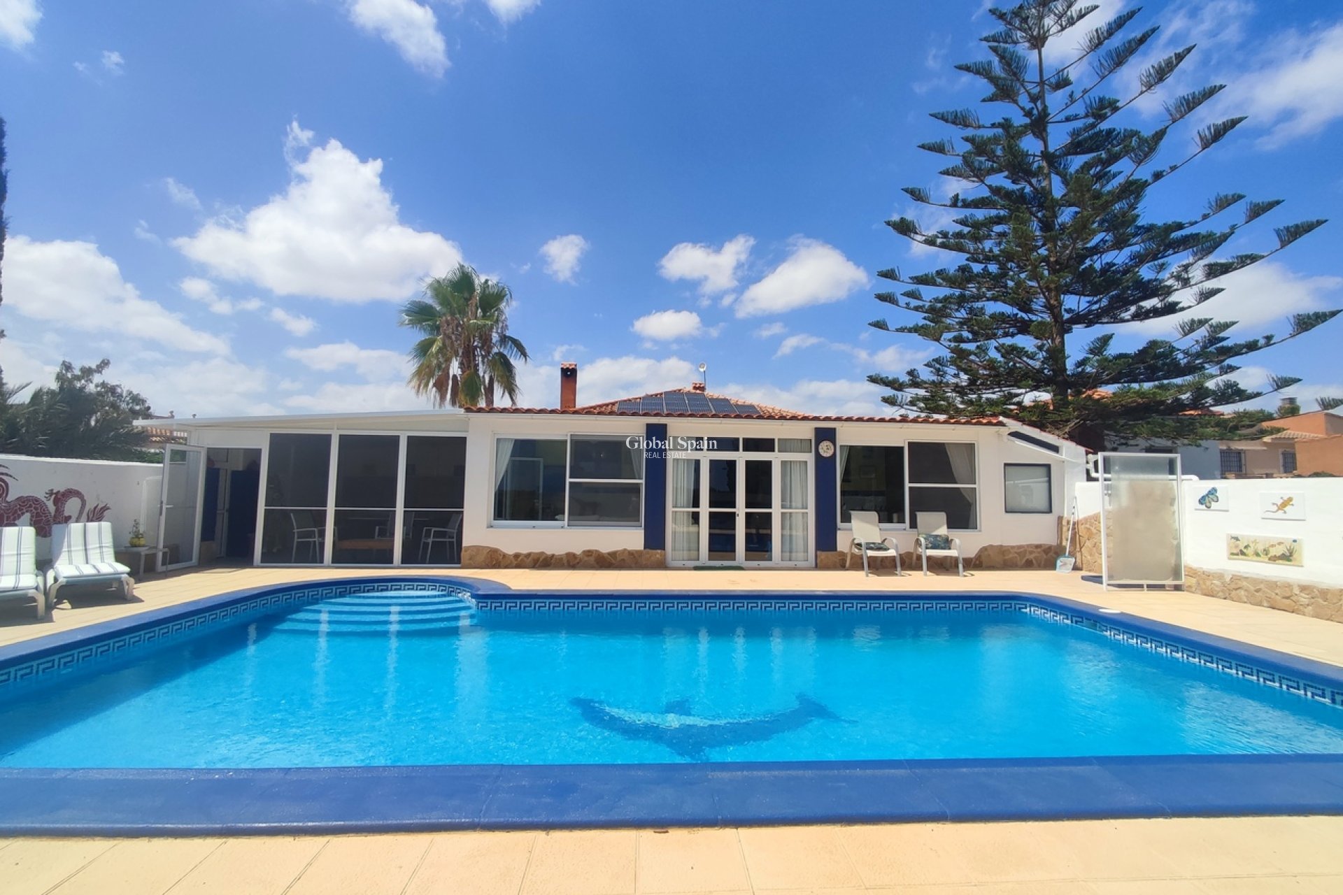 Venta - VILLA -
GEA Y TRUYOLS - Inland