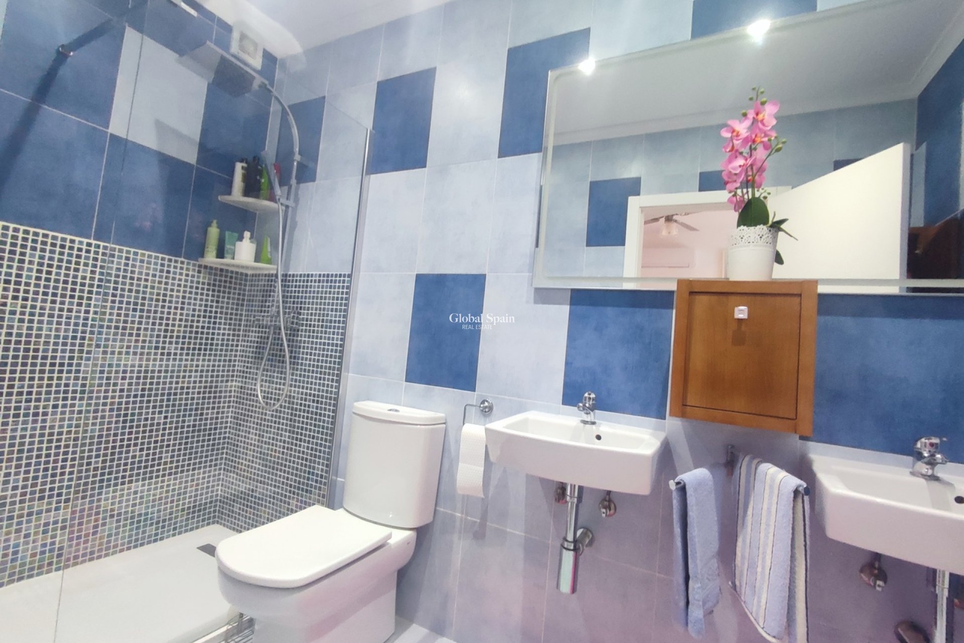 Venta - VILLA -
GEA Y TRUYOLS - Inland