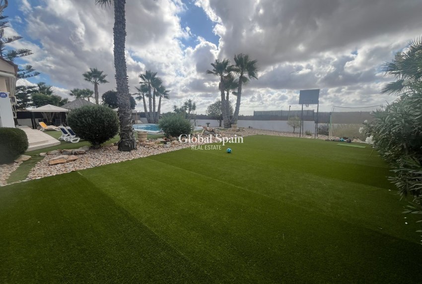 Venta - VILLA -
GEA Y TRUYOLS - Inland