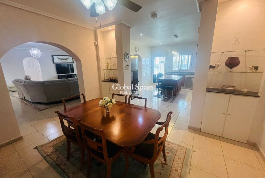 Venta - VILLA -
GEA Y TRUYOLS - Inland