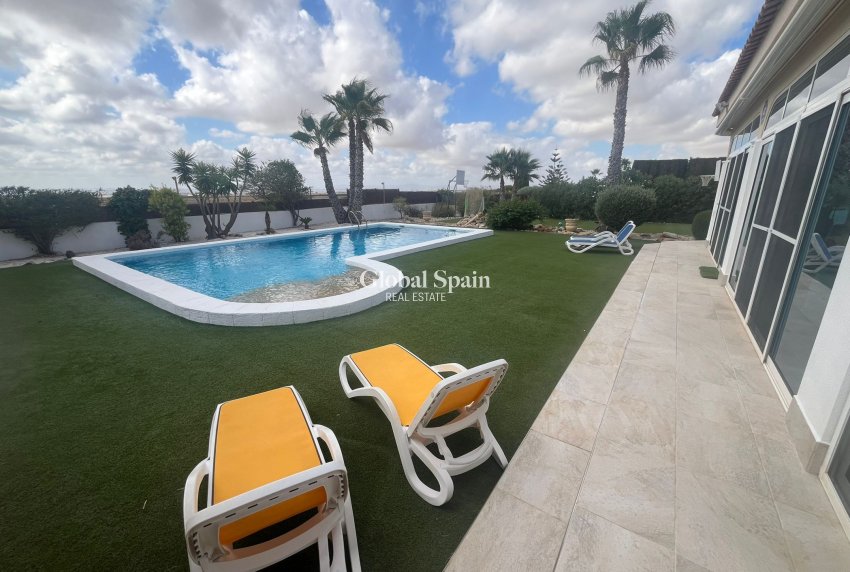 Venta - VILLA -
GEA Y TRUYOLS - Inland