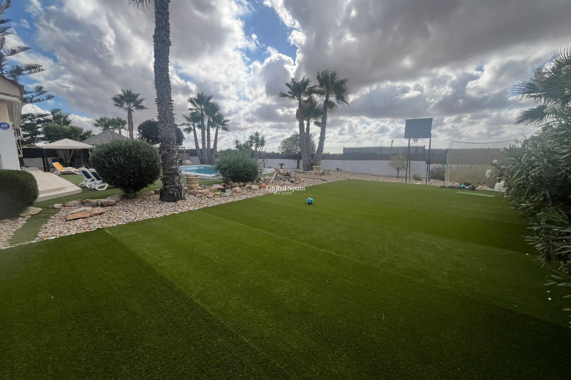 Venta - VILLA -
GEA Y TRUYOLS - Inland