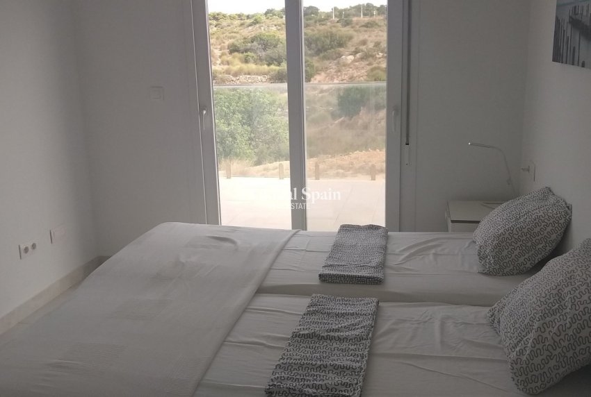 Venta - VILLA -
GRAN ALACANT - Costa Blanca