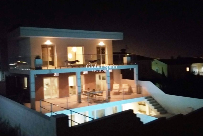 Venta - VILLA -
GRAN ALACANT - Costa Blanca