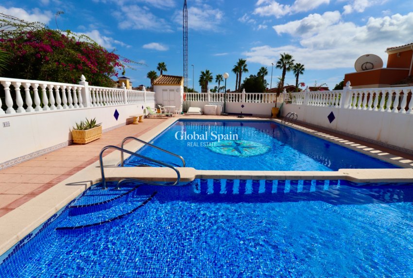 Venta - VILLA -
GUARDAMAR DEL SEGURA - EL RASO