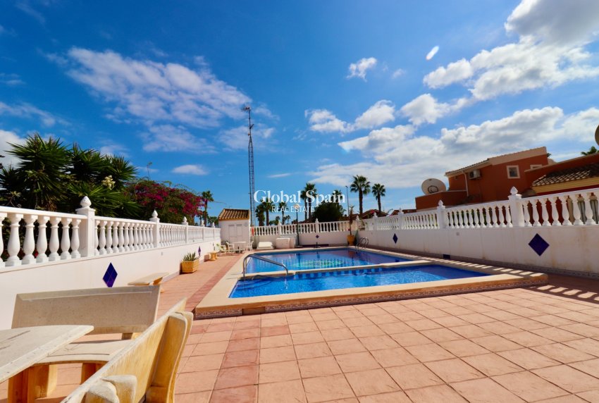 Venta - VILLA -
GUARDAMAR DEL SEGURA - EL RASO