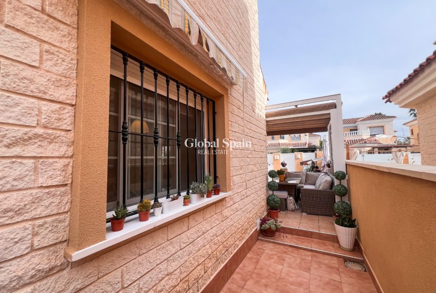 Venta - VILLA -
GUARDAMAR DEL SEGURA - EL RASO