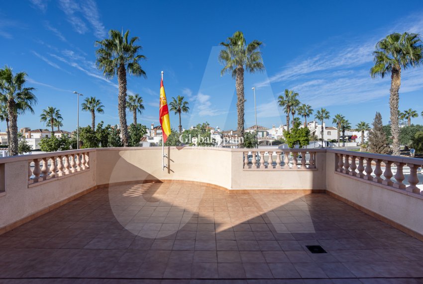 Venta - VILLA -
GUARDAMAR DEL SEGURA - EL RASO