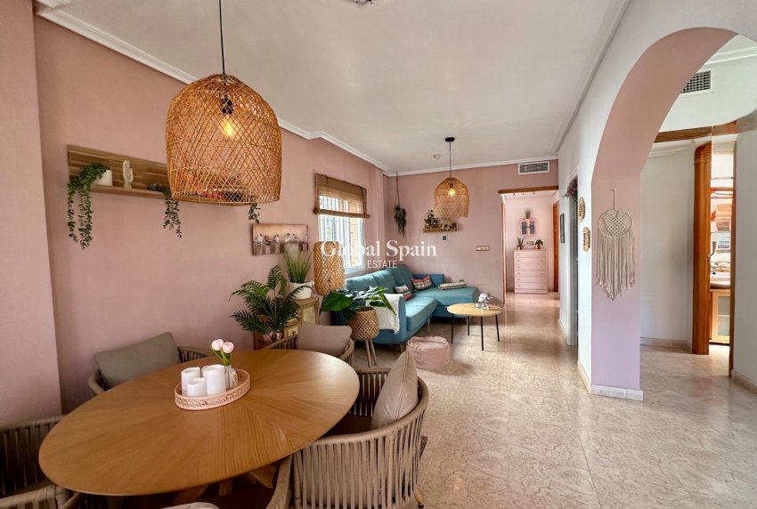 Venta - VILLA -
GUARDAMAR DEL SEGURA - EL RASO