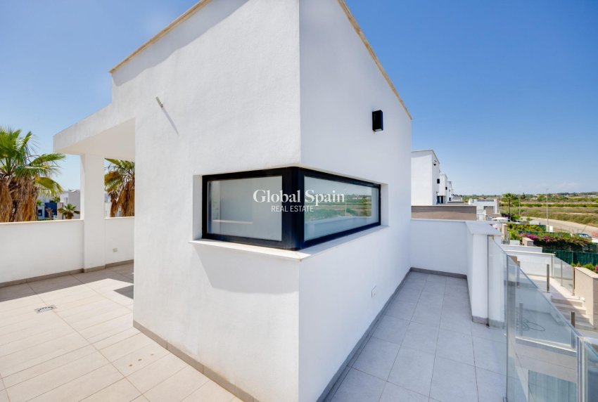 Venta - VILLA -
GUARDAMAR DEL SEGURA - EL RASO