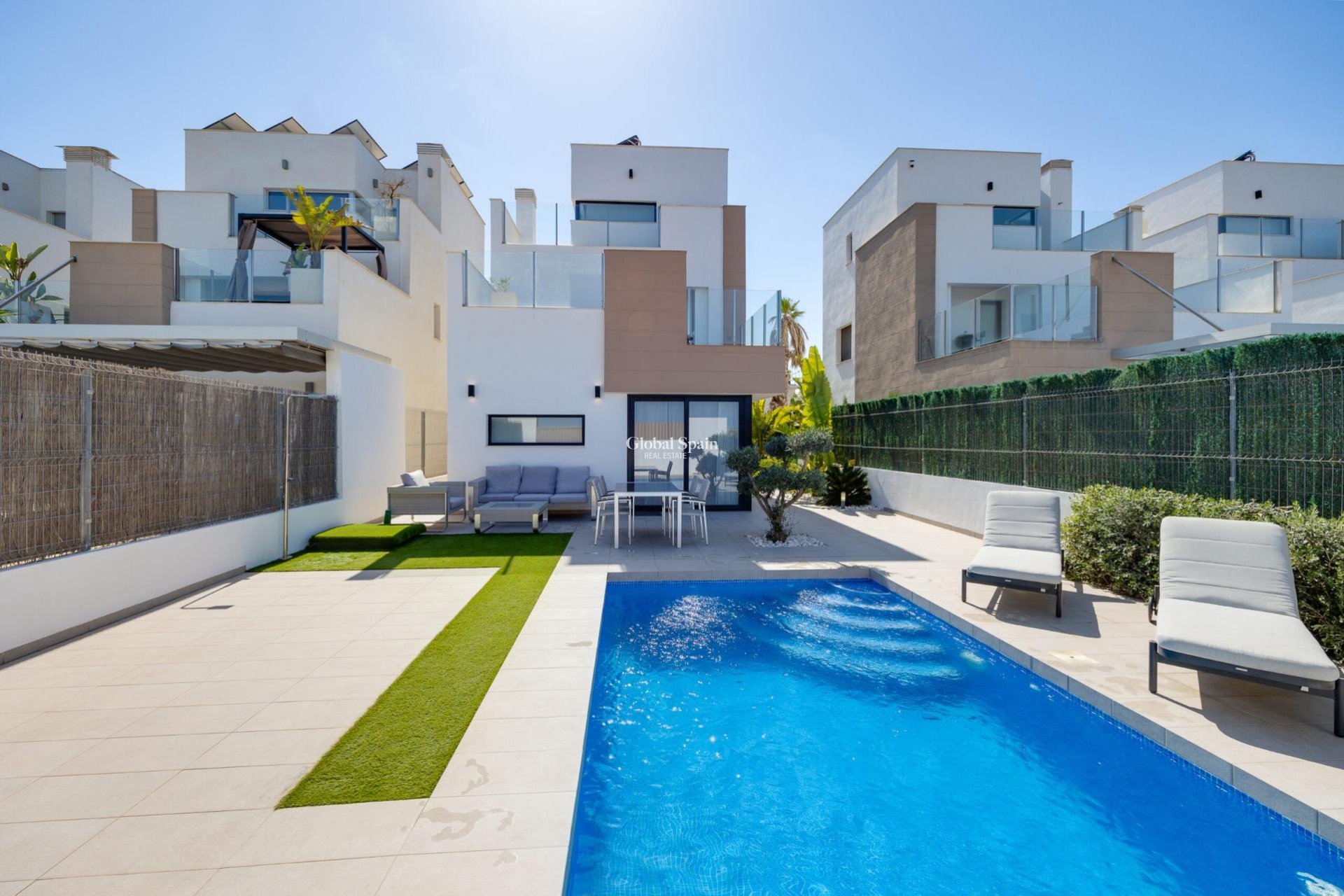 Venta - VILLA -
GUARDAMAR DEL SEGURA - EL RASO