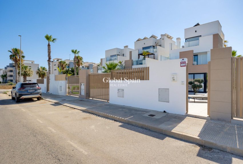 Venta - VILLA -
GUARDAMAR DEL SEGURA - EL RASO